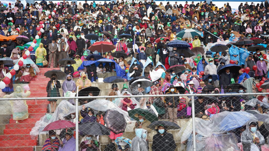 Asistentes al estadio en La Paz, Bolivia